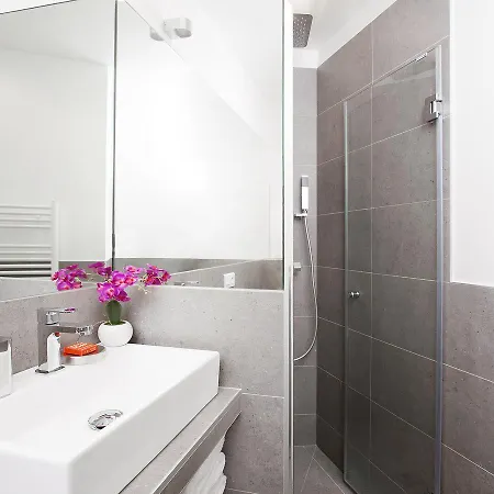 Livinparis - Luxury 4 Bedrooms Opera Lafayette Ii